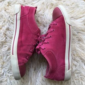 Girls Ugg sneakers.